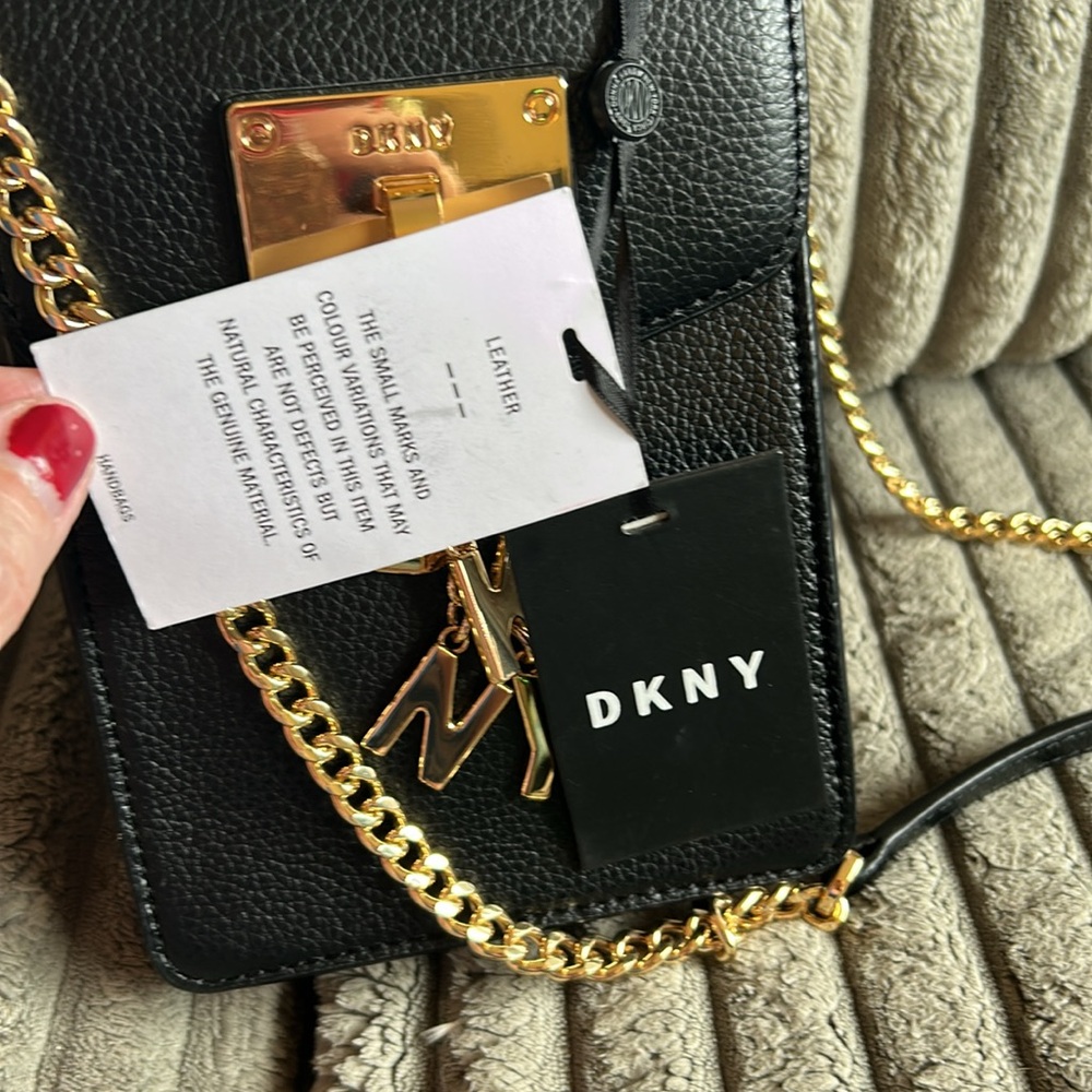 DKNY Black Hard Case Crossbody Bag Shoulder Bag with Gold Tone Accents & Chain - Picture 10 of 17